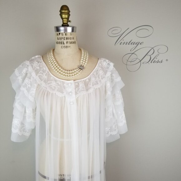 Vintage 1950's Feminine White with Lace Trim Peignoir Robe Nightie Ladies Sz Med - Picture 1 of 12